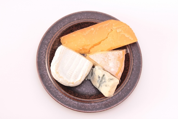 チーズに含まれるタンパク質の種類と含有量は？栄養価と効果効能も！のイメージ