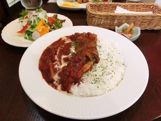 デミグラスソース缶のハヤシライスレシピ！おすすめの使い方も紹介！のイメージ