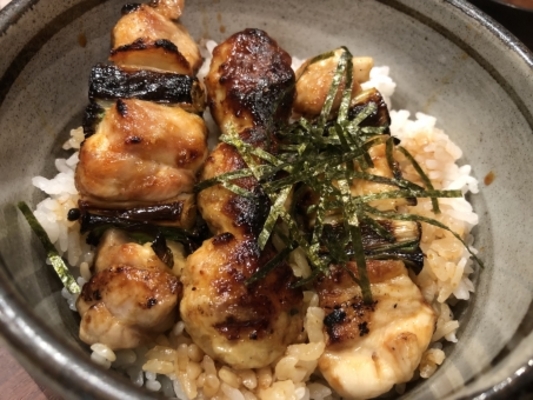 焼き鳥丼のレシピ人気15選！合わせる献立やお弁当の詰め方も紹介！のイメージ